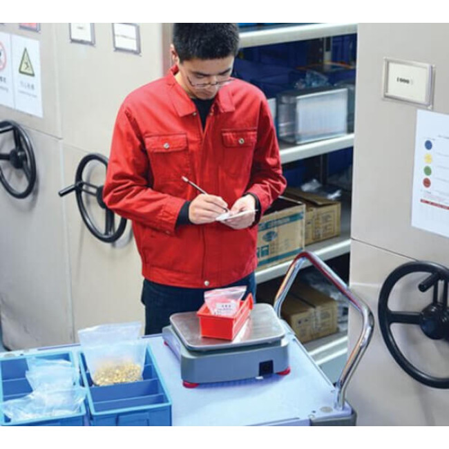  OHAUS Ranger Count 3000 RC31P30-M 30kg; 10g - licząca waga elektroniczna z akumulatorem i legalizacją  Zdjęcie - 1